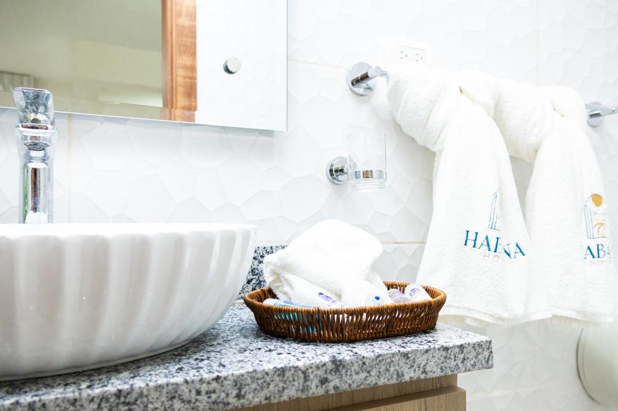 Habana Hotel Y Restaurante Higuey Ngoại thất bức ảnh