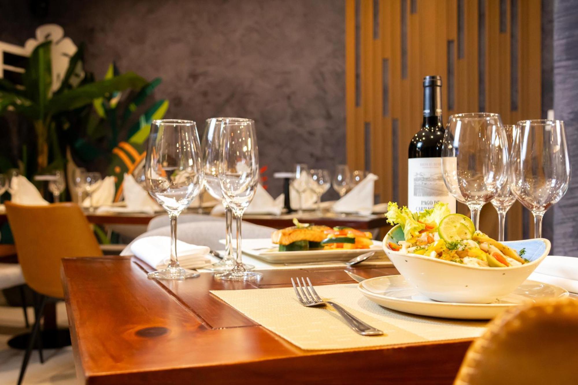 Habana Hotel Y Restaurante Higuey Ngoại thất bức ảnh